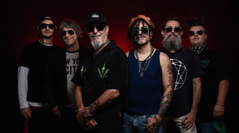 Kapanga celebra sus 30 años con un disco de clásicos y amigos Kapanga celebra sus 30 años con un disco de clásicos y amigos